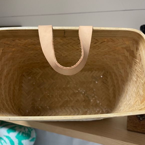 mDesign Woven Ombre Bamboo Hanging Wall Storage Basket - Picture 2 of 3